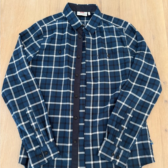 Fjäll Räven Button-Up Shirt - Picture 1 of 5
